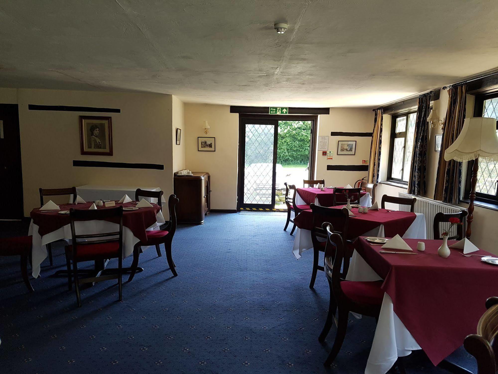 The Regency Hotel Copthorne  エクステリア 写真